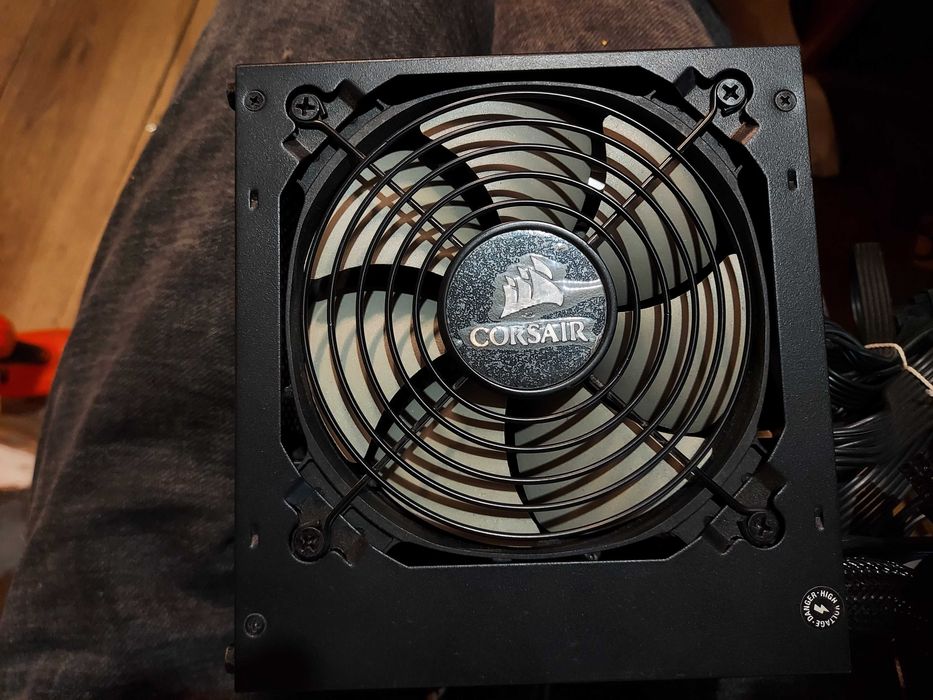 Zasilacz Corsair TX750M (RPS0070) – 750W 80+ Gold