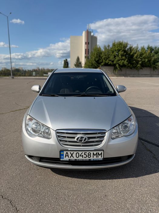 Машина Hyundai Elantra