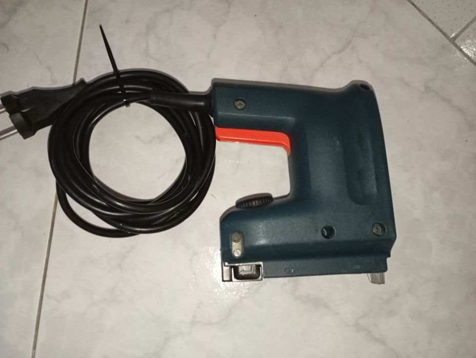 Agrafador Elétrico Black & Decker KX418E – 230V