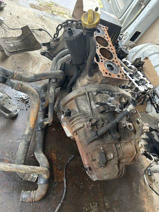 Рено Трафік 1.9. Блок двигуна з коробкою.