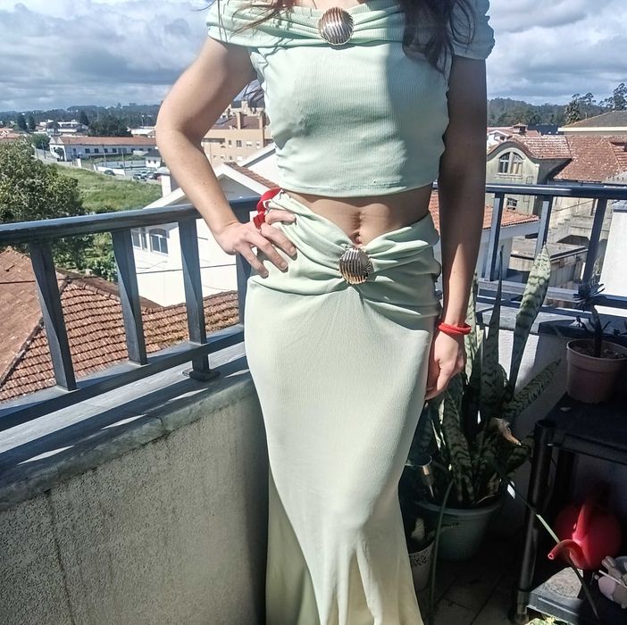 Conjunto top e saia estilo praia/sereia