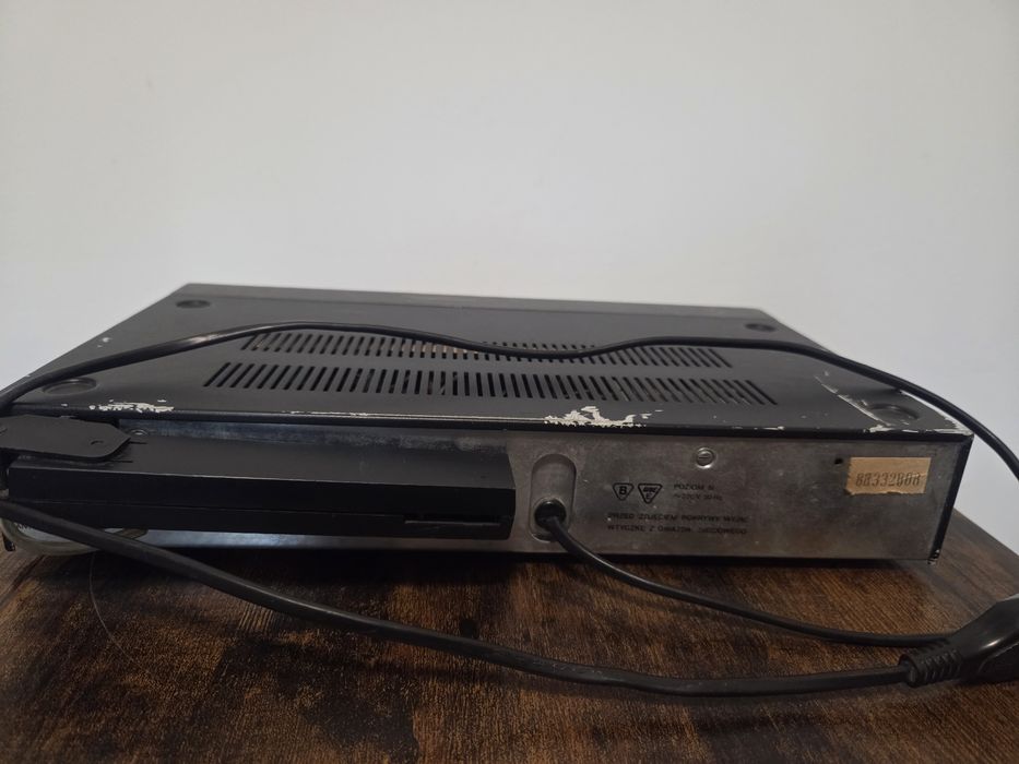 Tuner radiowy Unitra Eltra T3015.