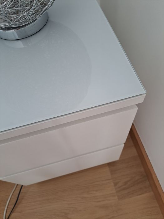 Mesa cabeceira mais candeeiro