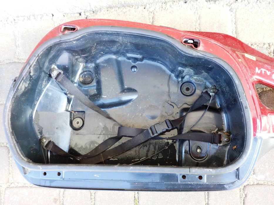 Honda ntv 650 Deauville kufer prawy