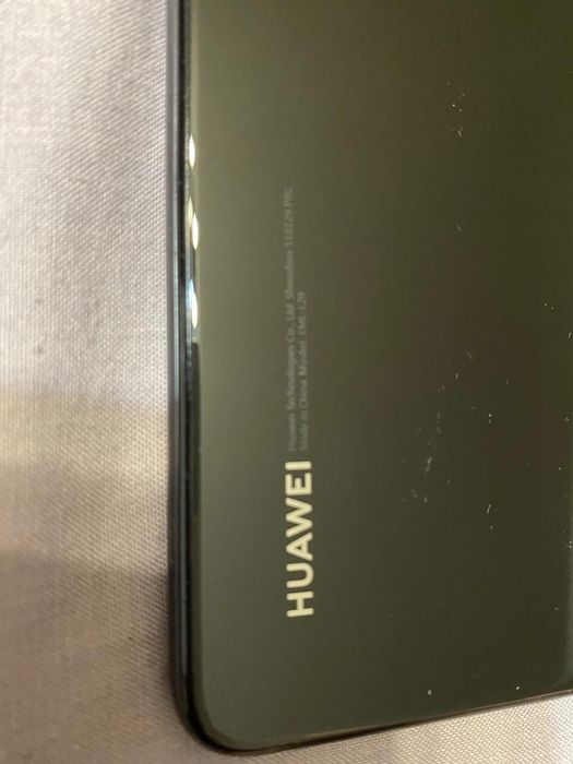 смартфон Huawei P20