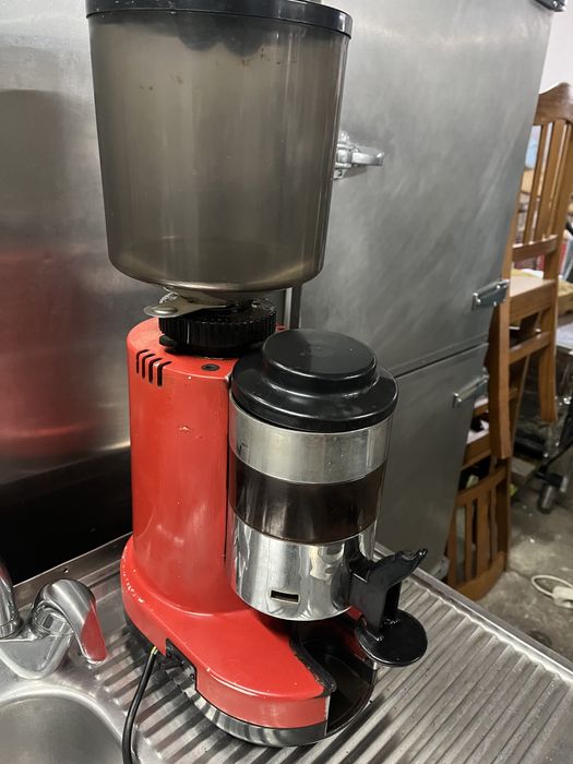 Moinho de Cafe AUREA a trabalhar a 100%