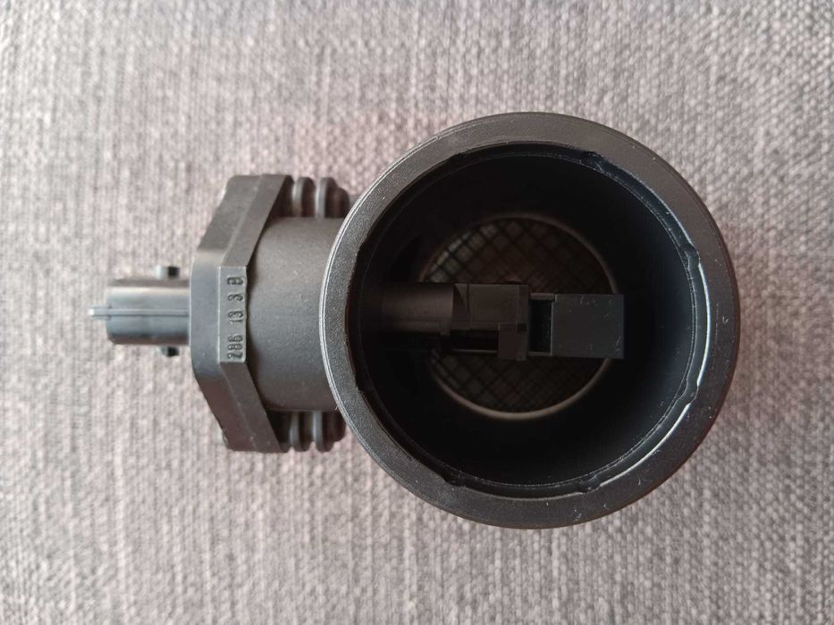Motor de arranque e borboleta do Opel Corsa C.