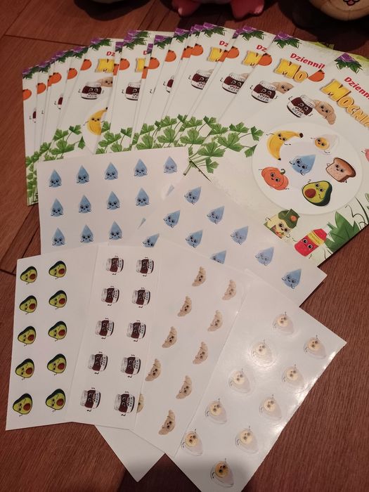 Zestaw z Biedronki pluszaki puzzle i dodatki + Gratis