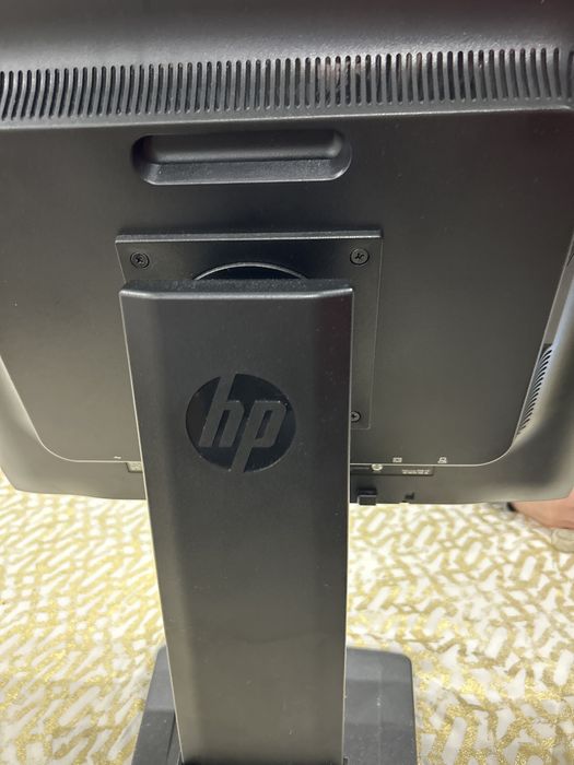 Monitor HP e190i ips display