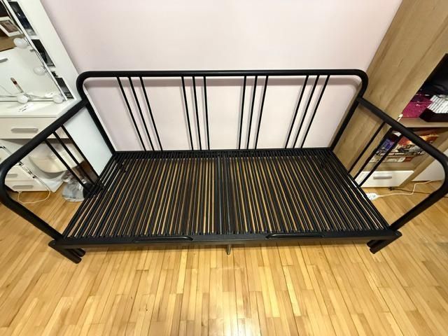 Używane łóżko IKEA