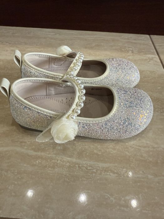Продам туфлі для дівчинки