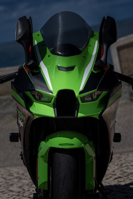 Kawasaki Ninja ZX-10R 2022 - ~15.000 km - Bem equipada