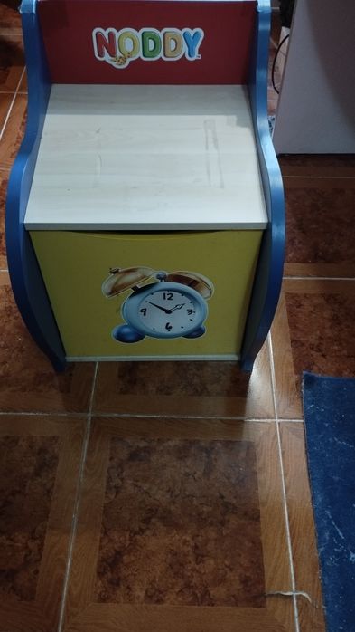 Móvel  com divisão para  arrumos da nody para quarto de criança