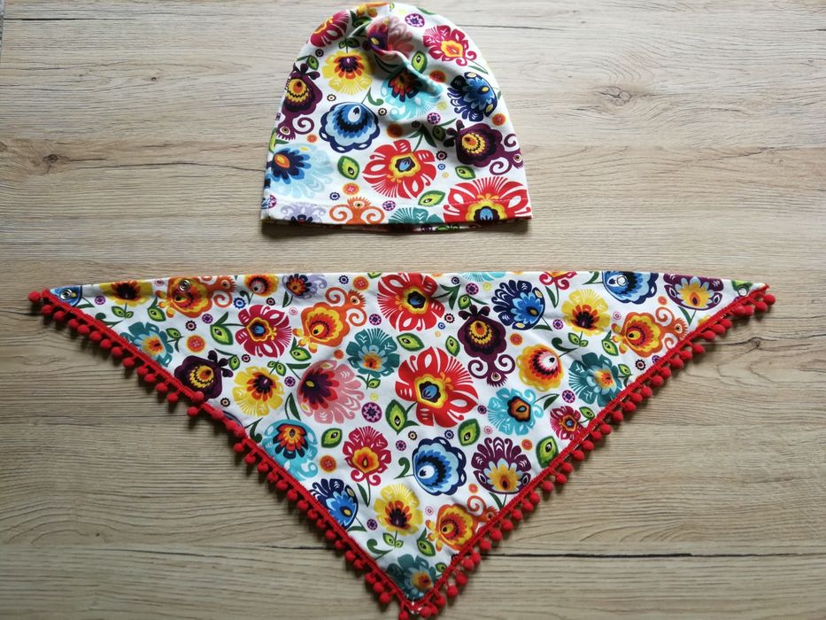 Czapka i chusta folklorystyczna
