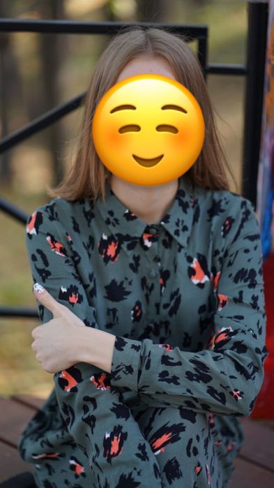 Сукня з анімалістичним (леопардовим) принтом