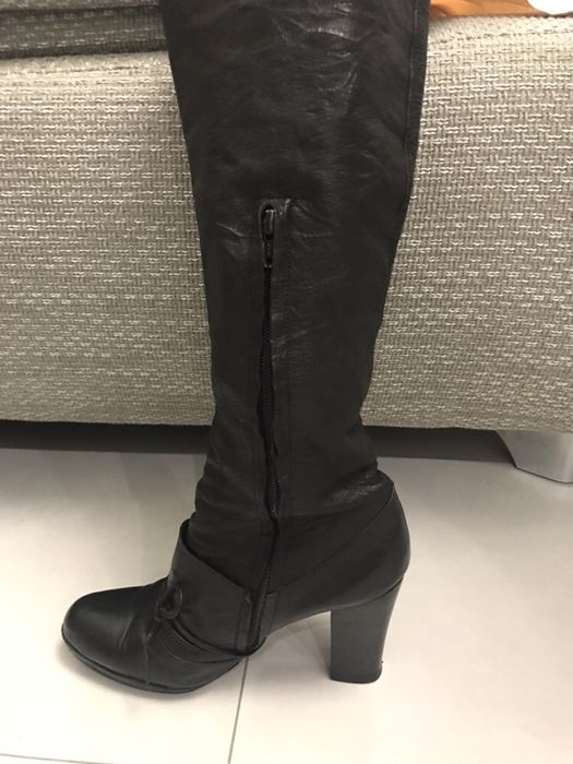 Продам сапоги демисезонные, б/ у в хорошем состоянии , Италия, кожаные