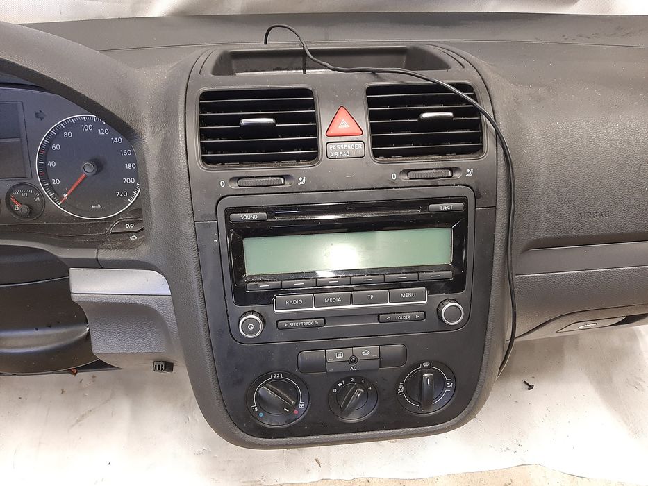 Торпедо, Консоль ДЛЯ VOLKSWAGEN GOLF V Jeta (2003-2009)