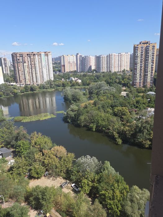 Продам простору квартиру на Позняках 53кв.м вул. Урлівська River Mall