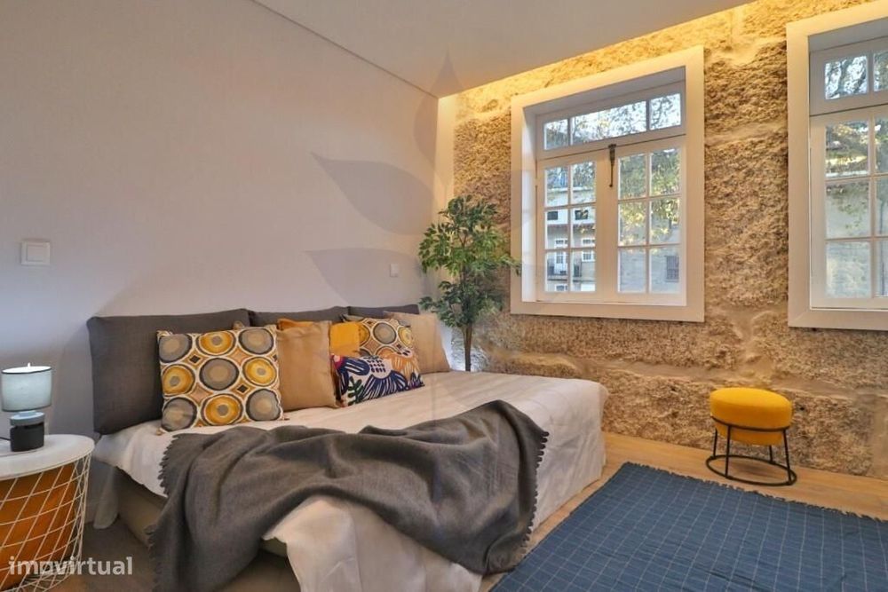 Venda prédio habitacional renovado em Guimarães