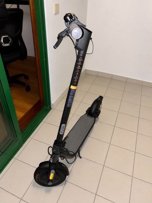 Trotinete Elétrica Segway Ninebot F25E II + Capacete + Cadeado
