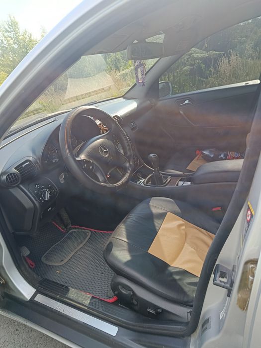 Мерседес w203 2.2 2005 рік