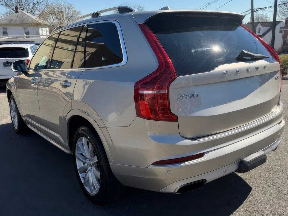 Volvo XC90 T6 Momentum      2017