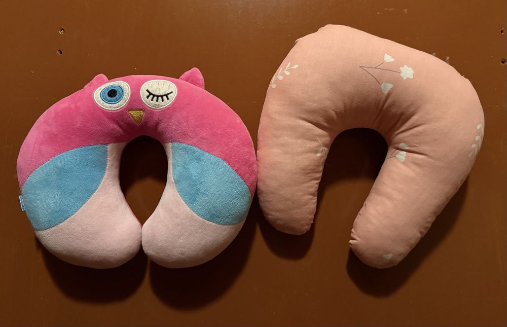 Дорожні подушки під голову