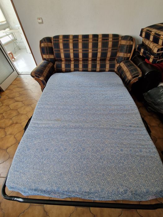 Sofa cama em muito blm estado