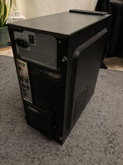 Komputer i5 6400 2,7 GHz 8 GB RAM SSD+HDD