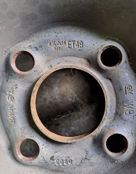 Felgi komplet 4 szt 4x100  z oponami