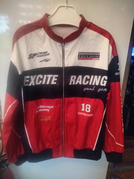 Lekka kurtka typu bomberka w stylu wyścigowym (racing style),