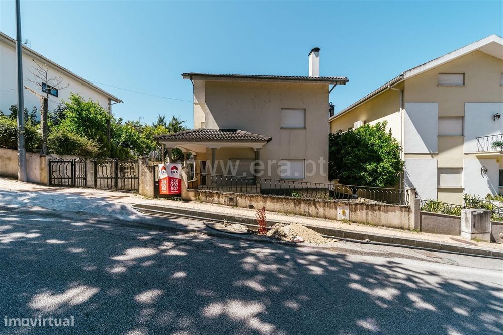 Moradia Isolada T5 / Seia, Seia — Seia, São Romão E Lapa Dos Dinheiros, Guarda