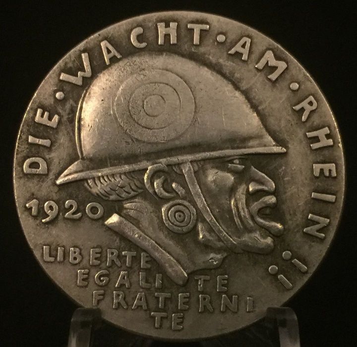 Conjunto de 3 medalhas da autoria de Karl Goetz