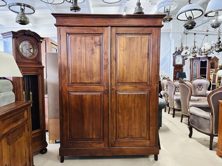 Tekowa szafa kolonialna jak z Hogwardu :)