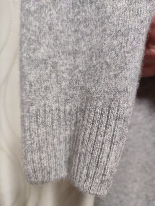 Светр    жіночий