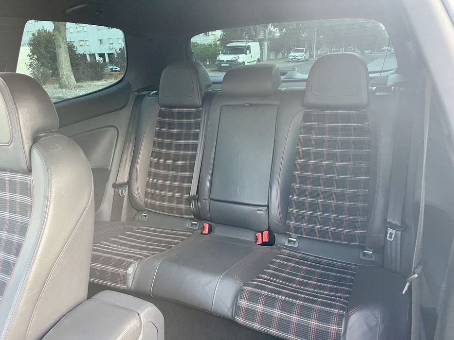VW Golf GTI Edition 30