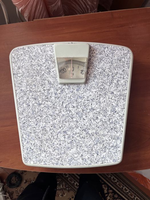 Ваги, 130 кг максимум