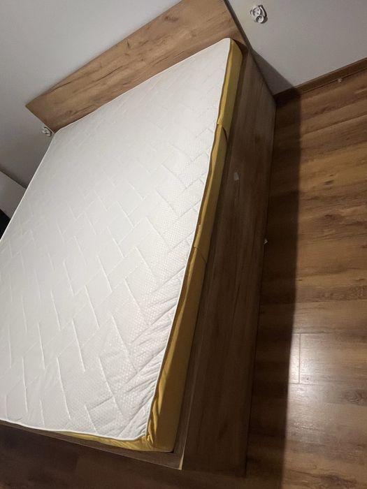 Łóżko 160x200 z materacem