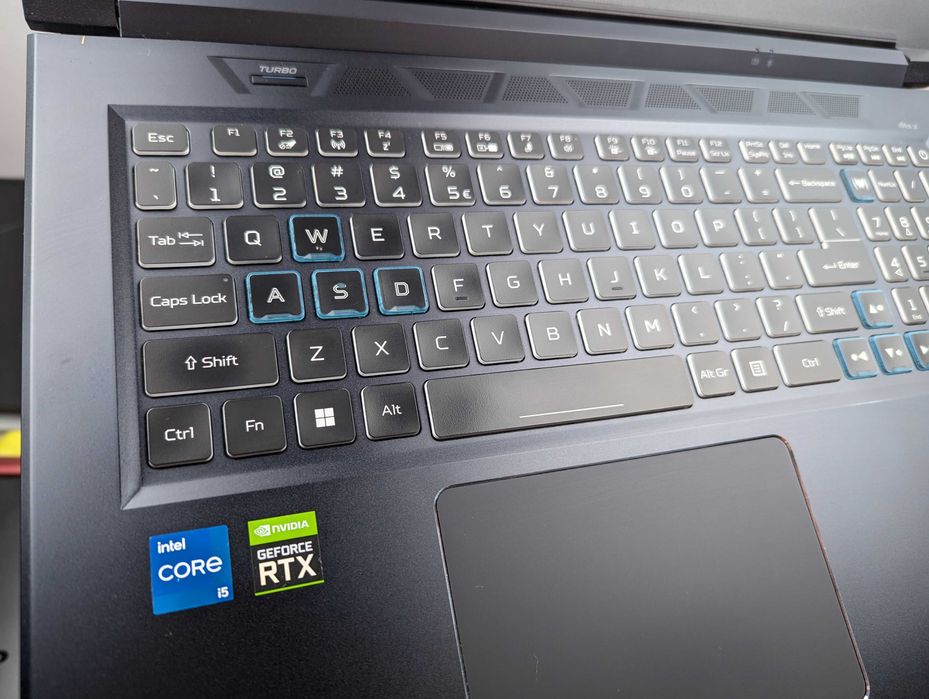 LAPTOP GAMINGOWY Acer Predator RTX 3050 i5-11400H 144hz 17,3 cali