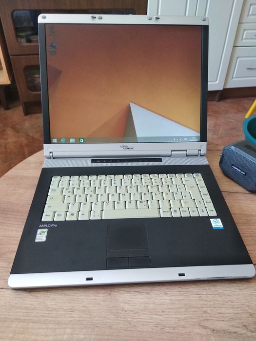Fujitsu Siemens Amilo Pro v2030