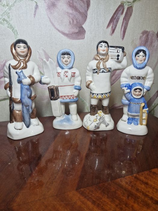 Фарфоровая статуэтка, раритет, антиквариат, фарфор.  Порцеляна