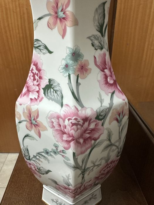 Jarrao motivos florais tons de rosa