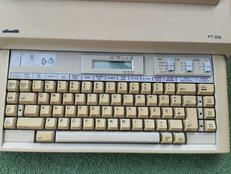 Maszyna do pisania Olivetti PT 506