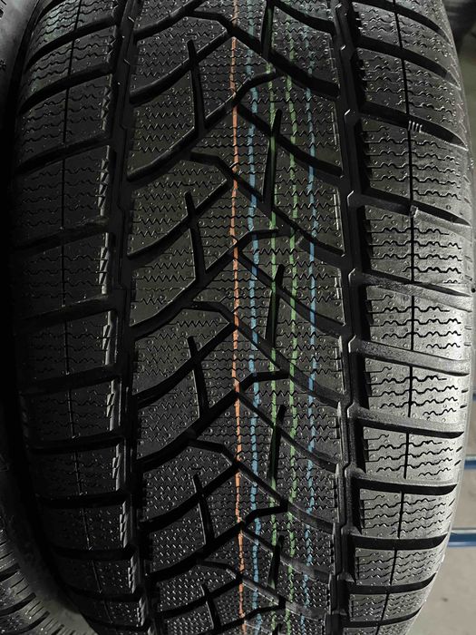 285/40/20+255/45/20 R20 Dunlop SP WinterSport 5 4шт нові зима