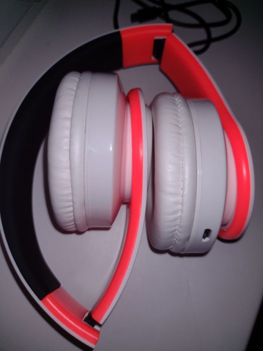 Беспроводные многофункциональные блютуз наушники . Радио, mp3