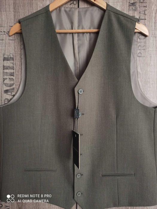 Kamizelka męska, Nowa