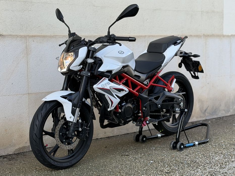 Benelli BN 125 - Oportunidade!