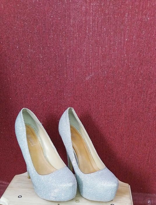 Туфлі в чудовому стані