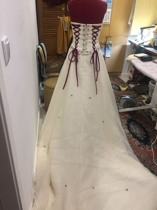 Vestido de noiva em ótimo estado (usado uma vez)