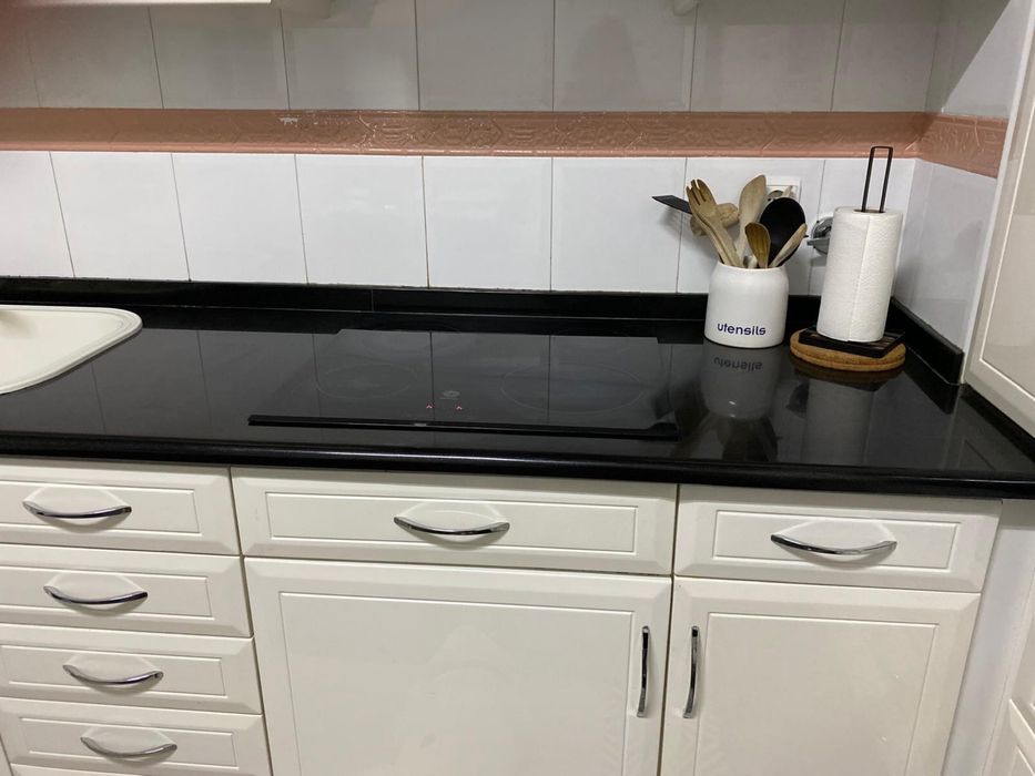 Cozinha com/sem bancada de pedra